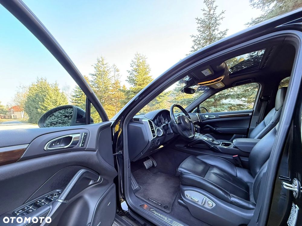 Porsche Cayenne S Hybrid - 13