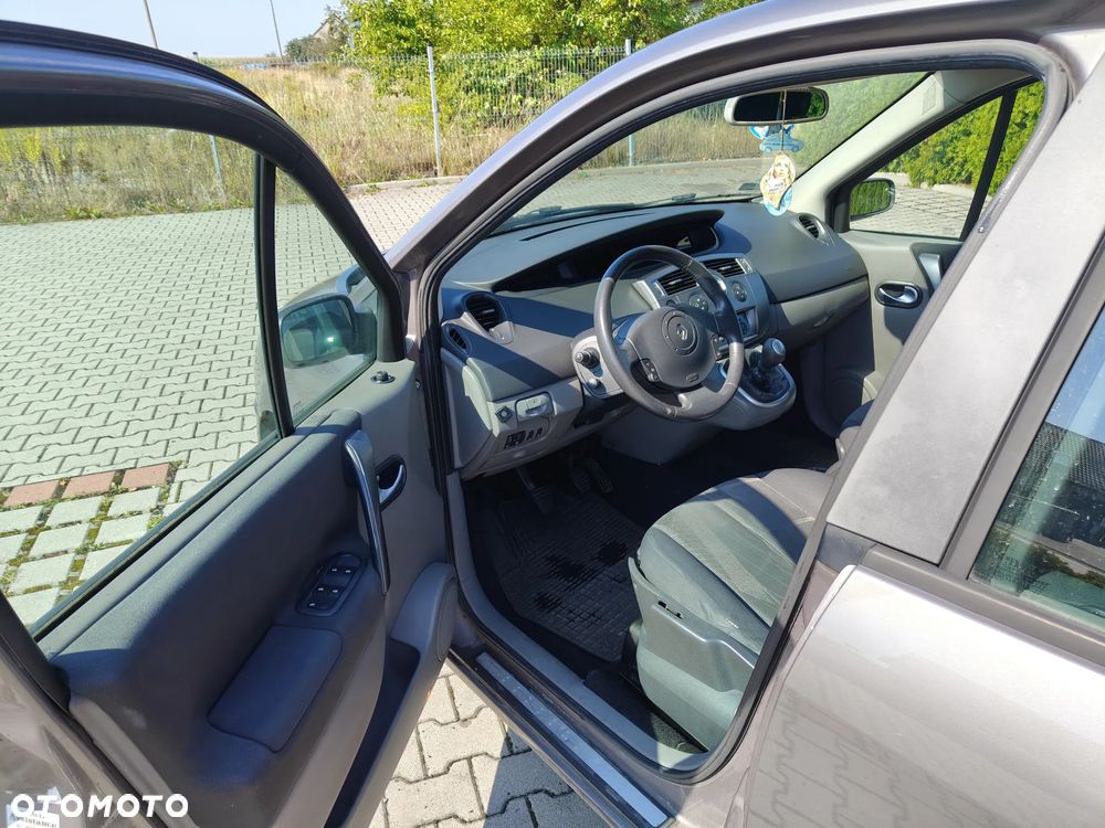 Renault Scenic 2.0T Luxe Expression - 11