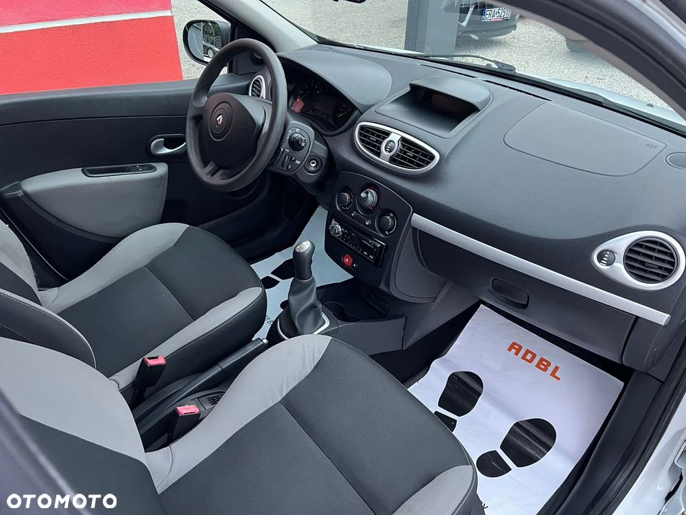 Renault Clio 1.2 16V 75 Collection - 22