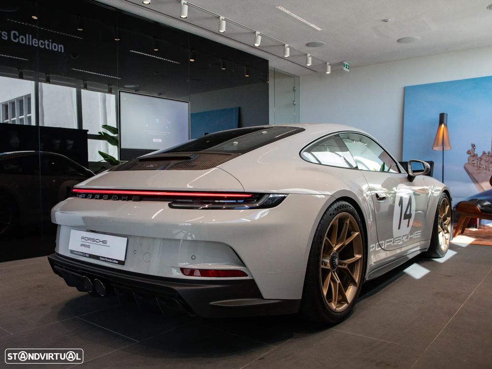 Porsche 911 (992) GT3 PDK Touring Pack - 12