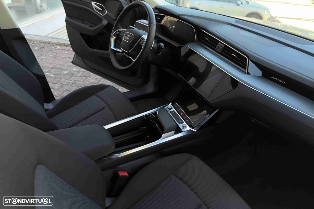 Audi Q8 e-Tron 55 quattro Advanced - 8