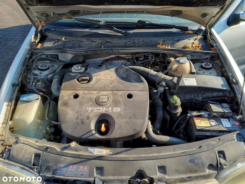 Seat Cordoba I FL (99-02r.) 1.9 TDI 89KM. Silnik AGR Skrzynia EKU lakier L1/LS7N.Cały na części. GWARANCJA !!!  Przód Tył Zestaw Komplet Drzwi Klapa Zderzak Błotnik Maska Grill Atrapa Szyba Pas Lampa Lusterko Boczki Fotel Kanapa Kokpit Deska Rozdzielcza Przełącznik Włącznik Sterownik Przewody Wiązka Instalacja Moduł Komputer Czujnik Listwa Pompa Alternator Wtryski Głowica Rozrusznik Kompresor Sprzęgło Dwumas Silnik Skrzynia ABS Klimatyzacji Paliwa Wspomagania Kolektor Turbina Przepustnica Zawór Chłodnica Koło Hak Belka Sanki Zawieszenie Mcpherson Półoś Amortyzator Wydech Tłumik Zacisk Most - 9