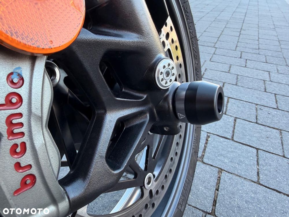 Triumph Street Triple - 2