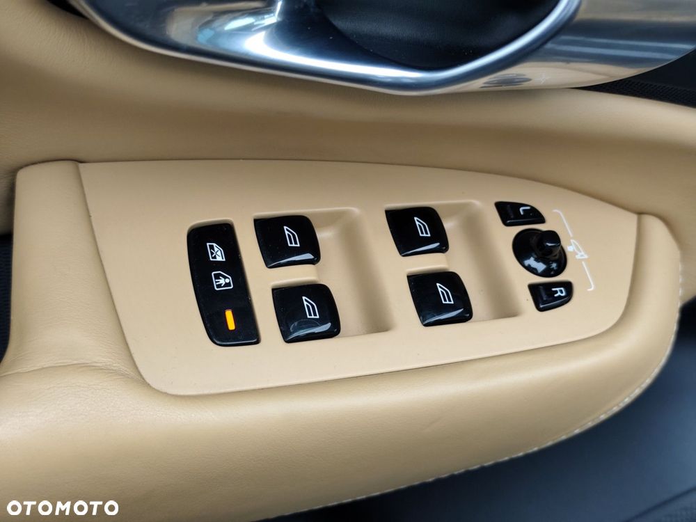 Volvo XC 90 - 19