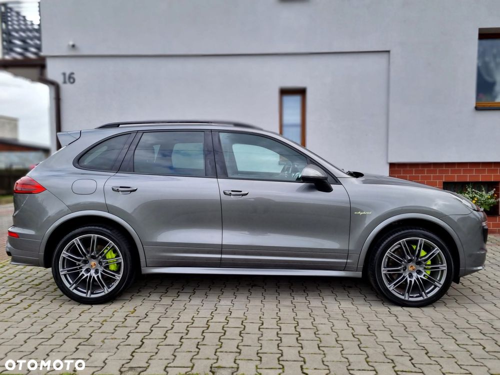 Porsche Cayenne - 5
