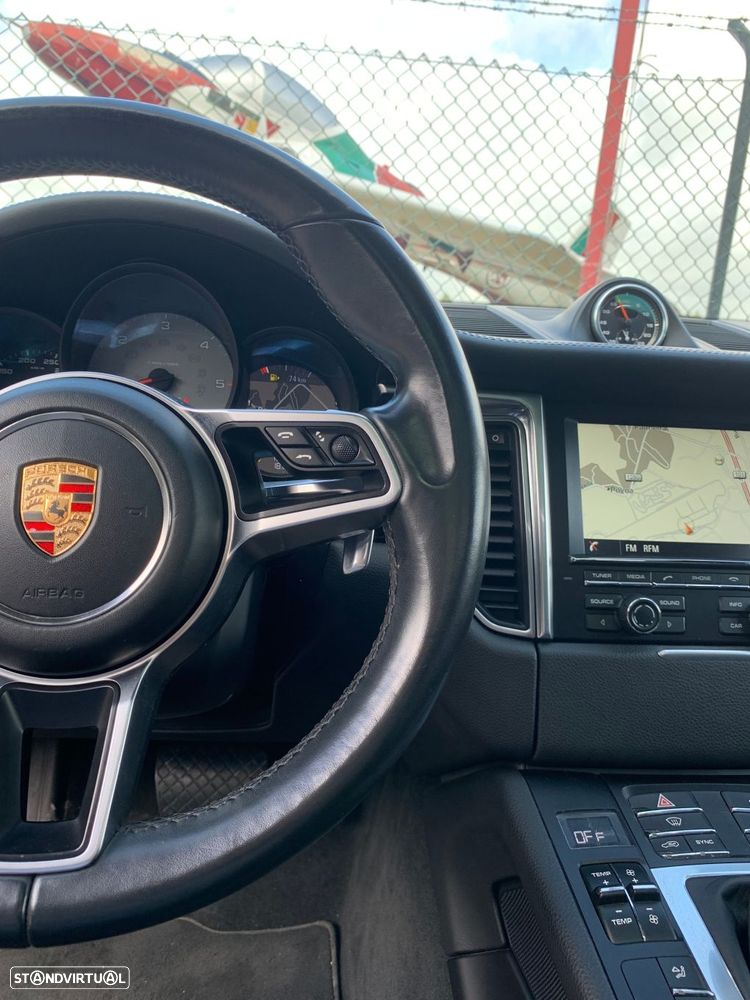 Porsche Macan S - 31