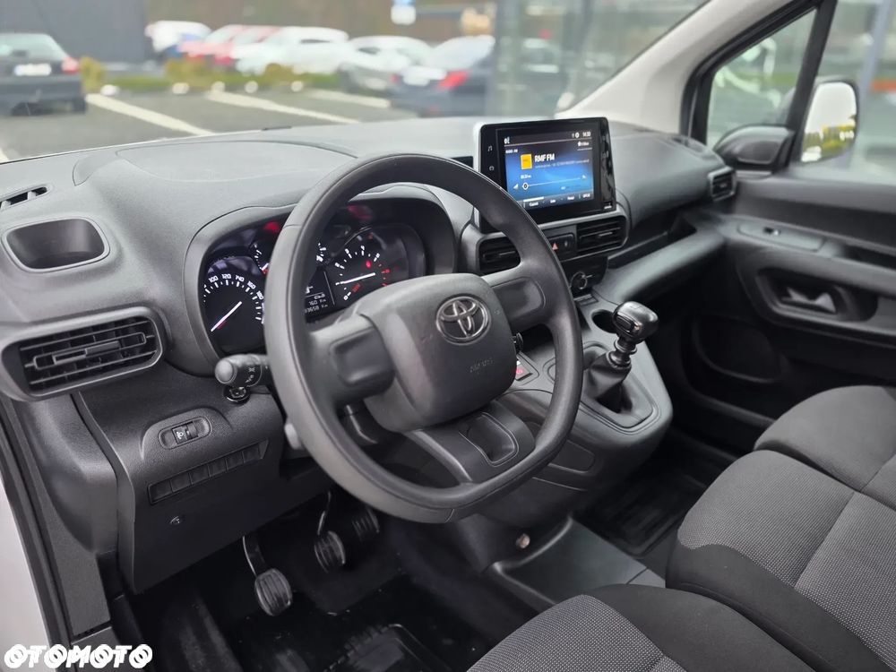 Toyota Proace City 2.0t 1.5 D-4d 100KM  3 OSOBOWA Furgon Blaszak BEZWYPADKOWA z Polskiego Salonu I Pierwszy i Jedyny Właściciel I Pełna Faktura Vat 23% - 16