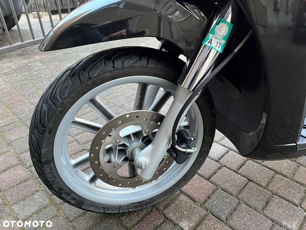 Piaggio Carnaby - 2