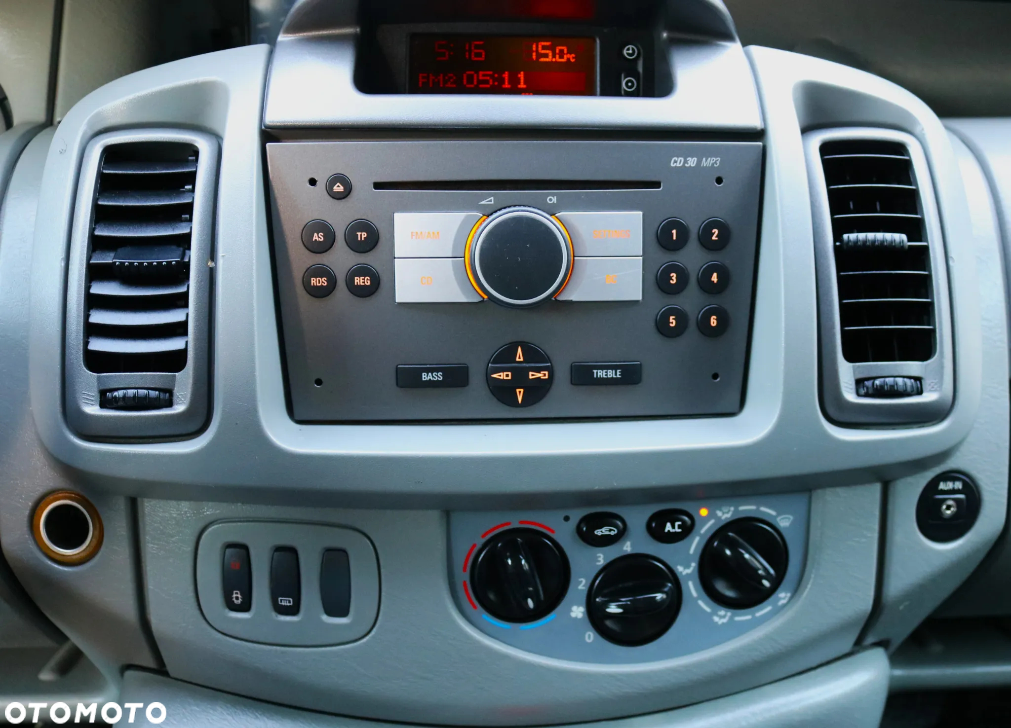 Opel Vivaro - 18