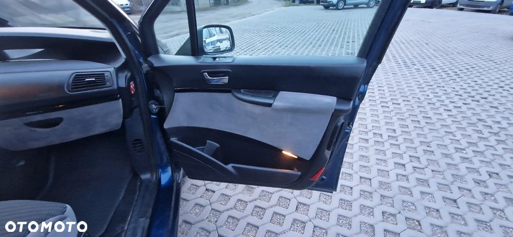 Citroën C8 2.0 16V Confort - 24