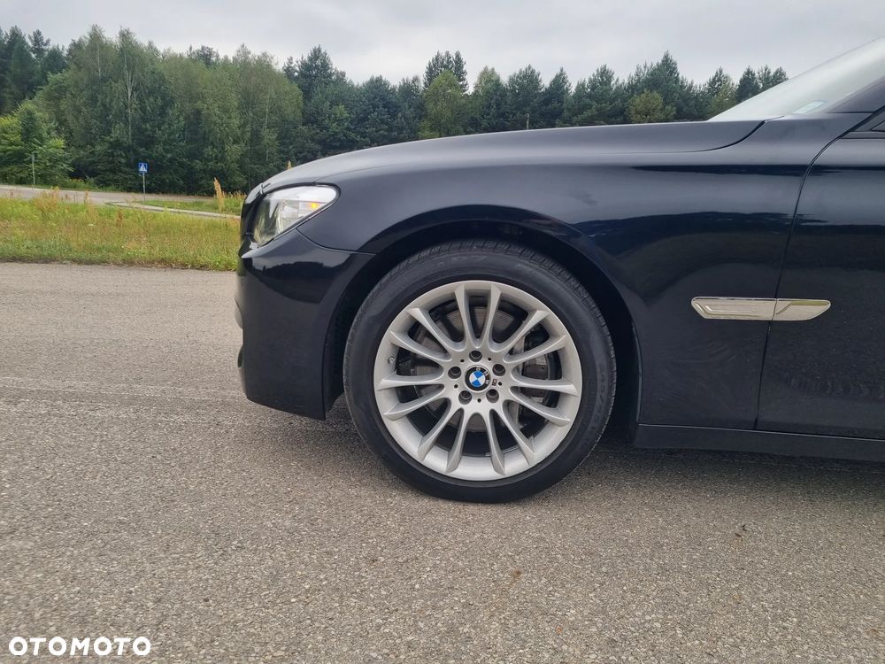 BMW Seria 7 740Li - 35