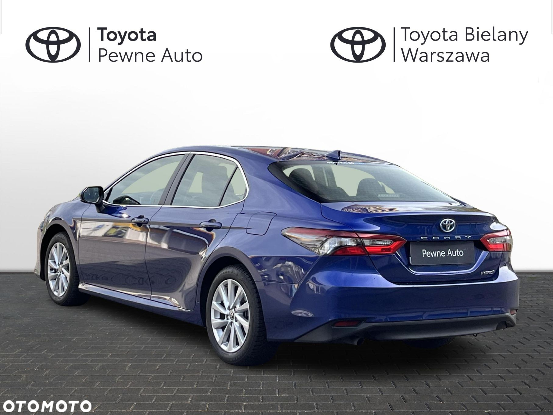 Toyota Camry - 4