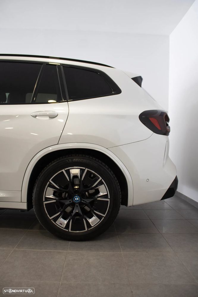 BMW iX3 M Sport Impressive - 14