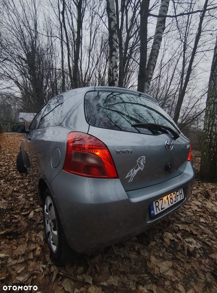 Toyota Yaris 1.3 Terra - 8