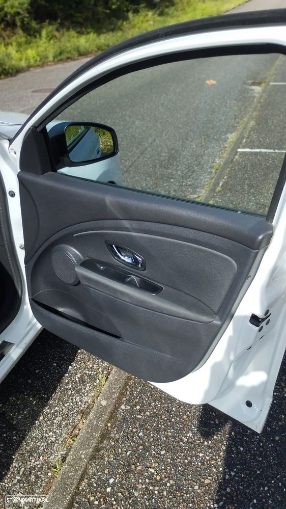 Renault Mégane ENERGY dCi 110 Start & Stop LIMITED - 14