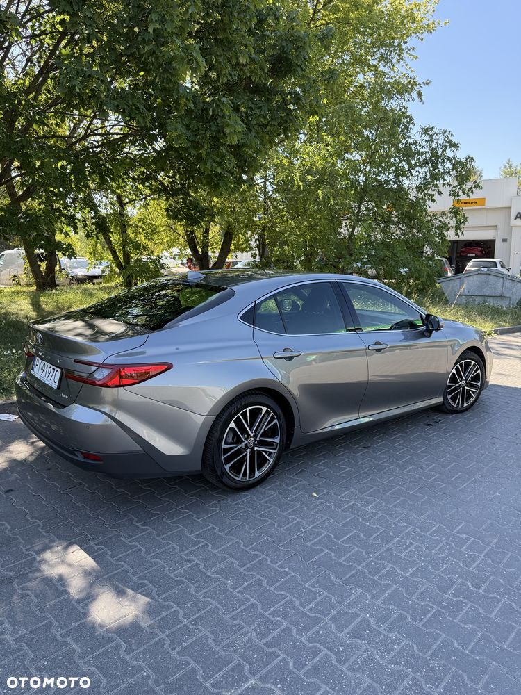 Toyota Camry - 5