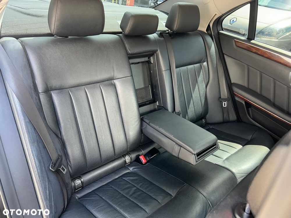 Mercedes-Benz Klasa E 200 CDI DPF BlueEFFICIENCY 7G-TRONIC Elegance - 24
