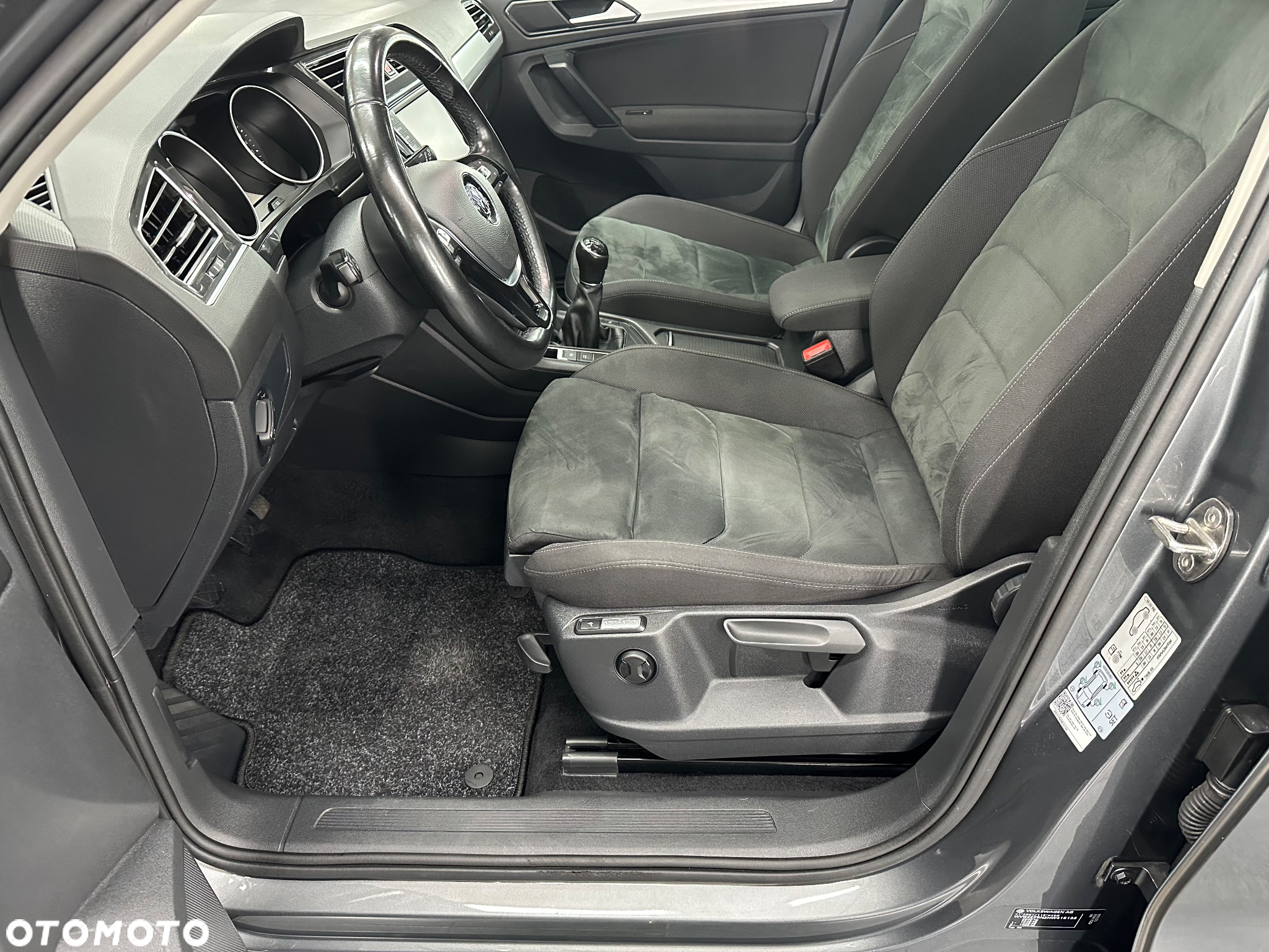 Volkswagen Tiguan - 13