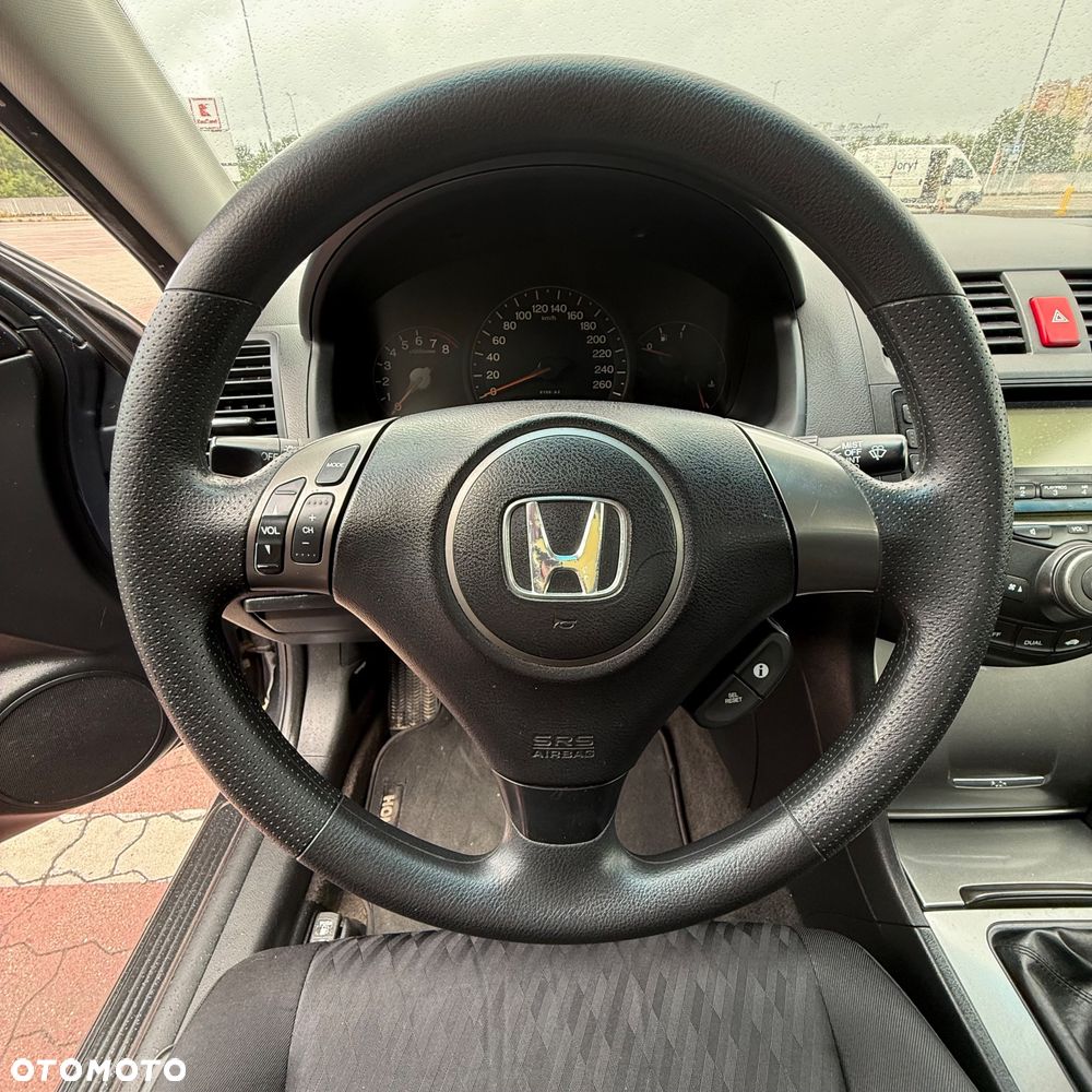 Honda Accord 2.0 Executive - 16