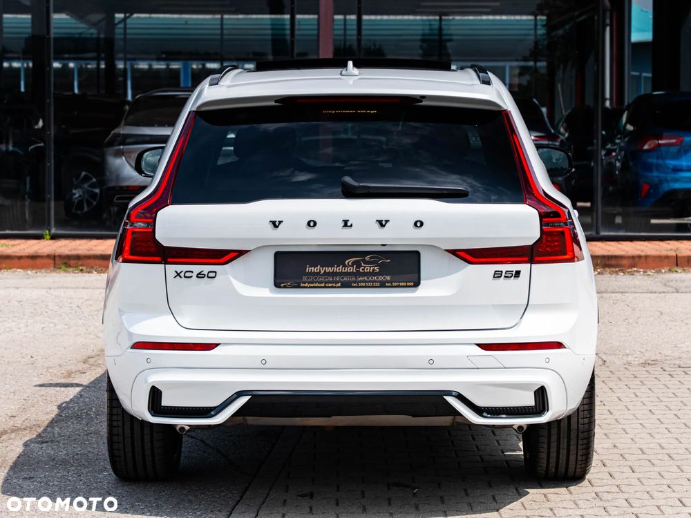 Volvo XC 60 B5 B AWD Plus Dark - 18