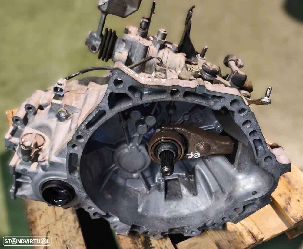 CAIXA DE 5 VELOCIDADES TOYOTA AURIS 1.4D4D - 1