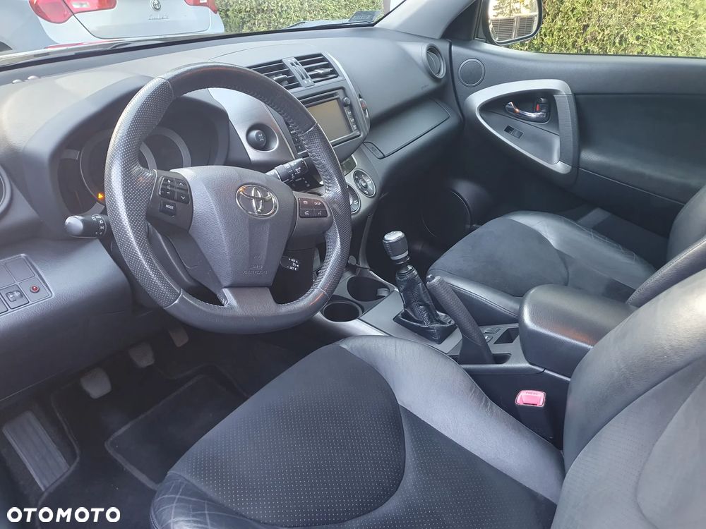 Toyota RAV4 2.0 VVT-i Sol 4x2 - 7