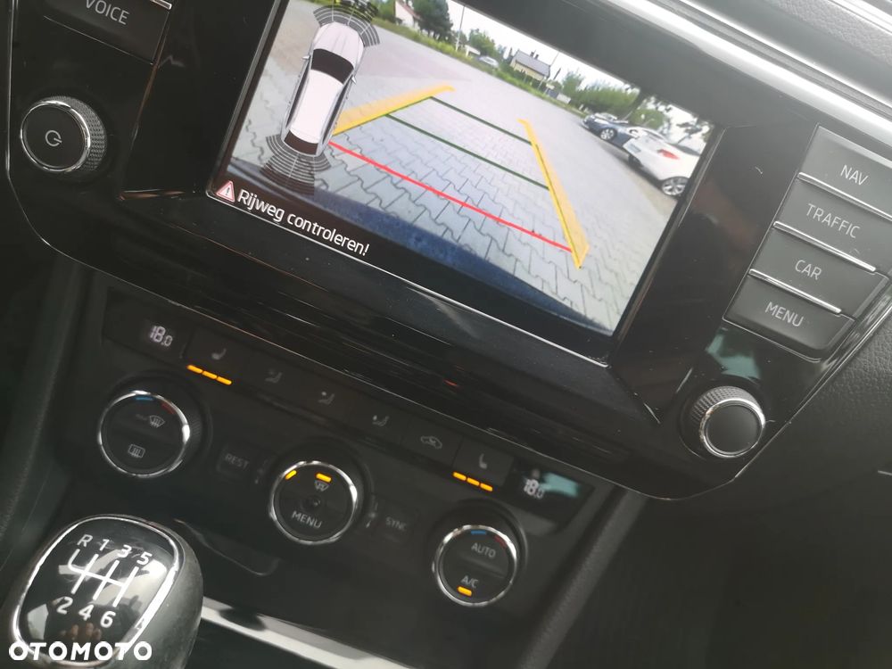 Skoda Superb 2.0 TDI Premium Edition - 23