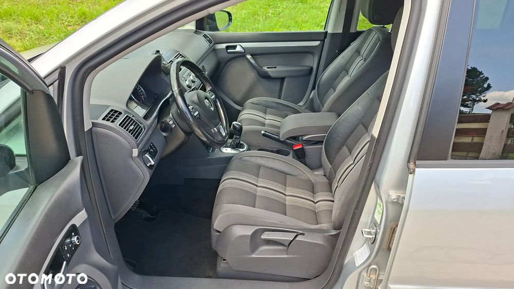 Volkswagen Touran 2.0 TDI DPF BlueMotion Technology DSG MATCH - 14