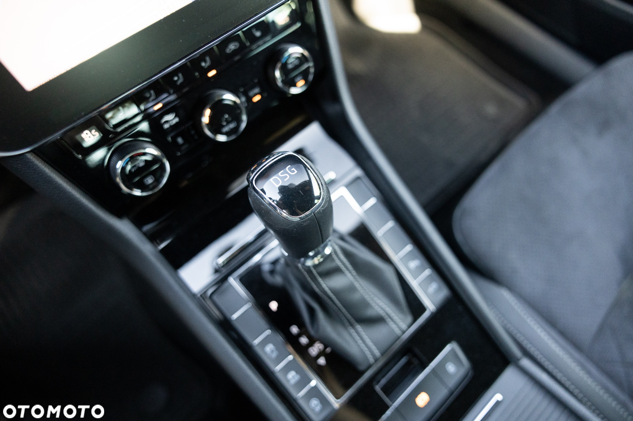 Skoda Superb 2.0 TDI DSG Sportline - 17