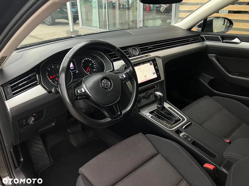 Volkswagen Passat - 34