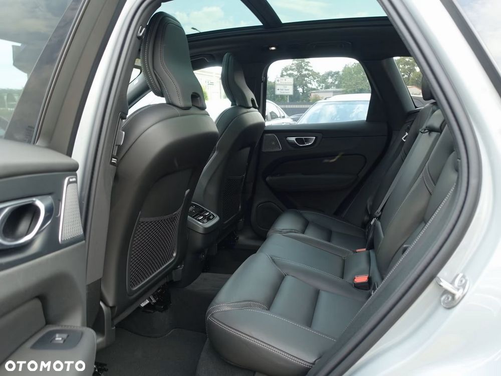 Volvo XC 60 B5 B AWD Ultra Black Edition - 13