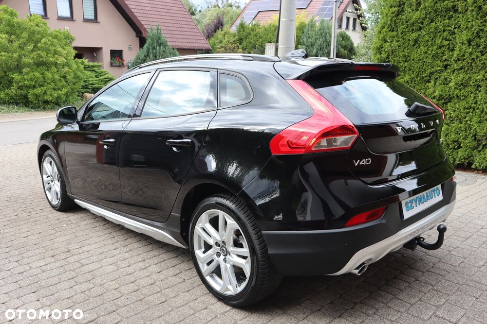 Volvo V40 Cross Country - 4
