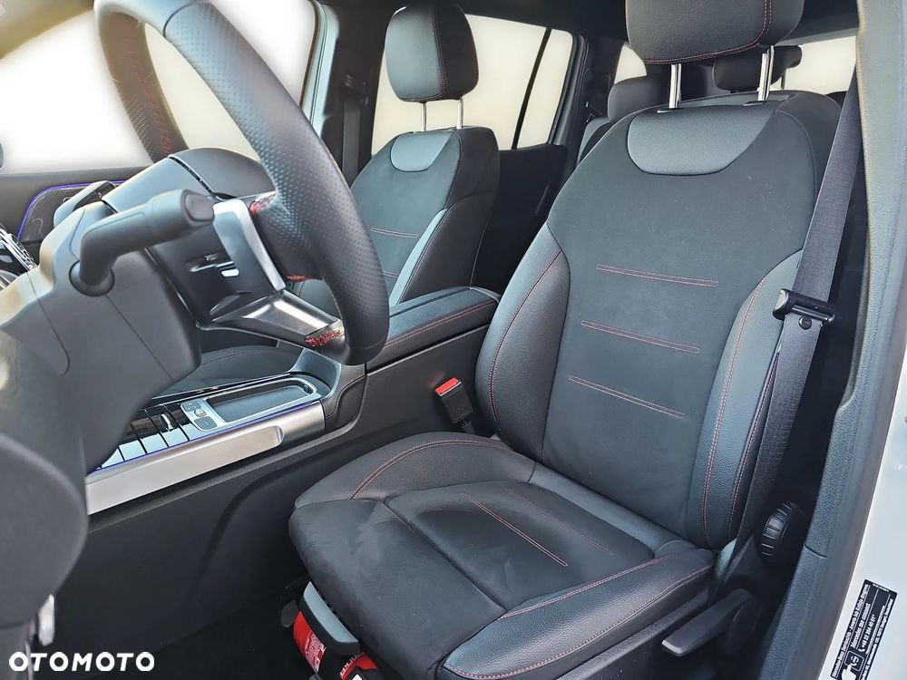 Mercedes-Benz GLB 200 d 4-Matic AMG Line 8G-DCT - 10