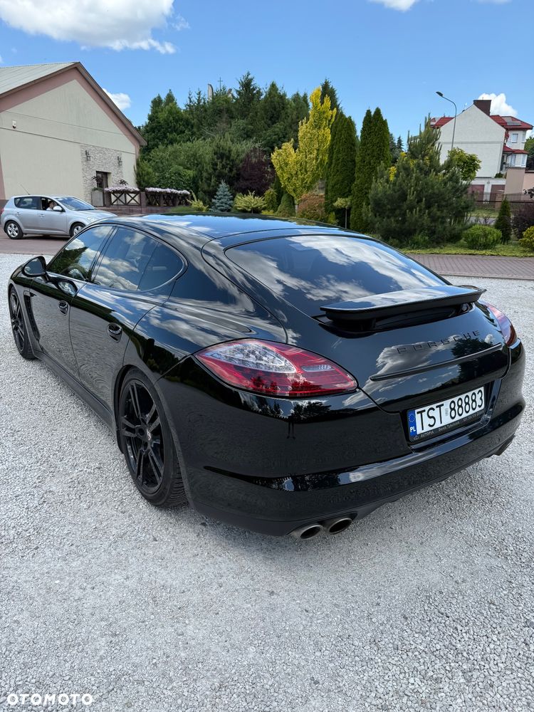 Porsche Panamera 4S - 3