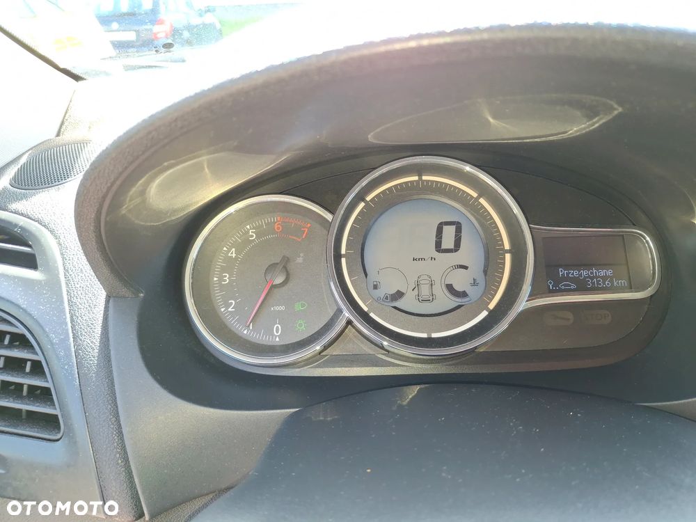 Renault Fluence 1.6 16V Life - 8