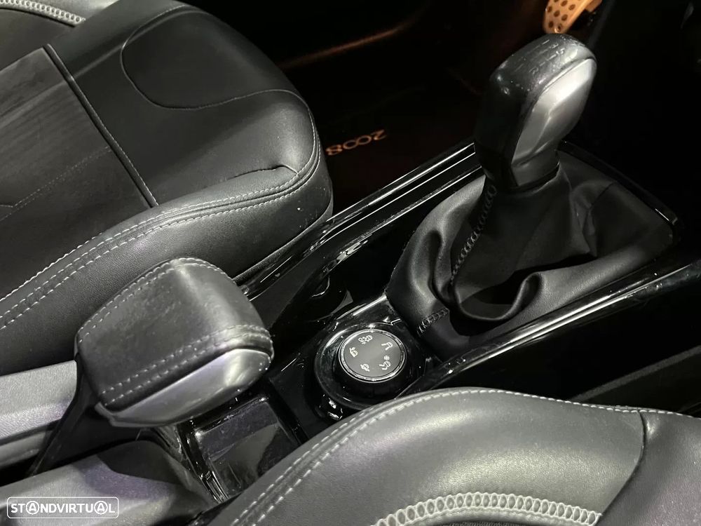 Peugeot 2008 1.2 PureTech GT Line - 16