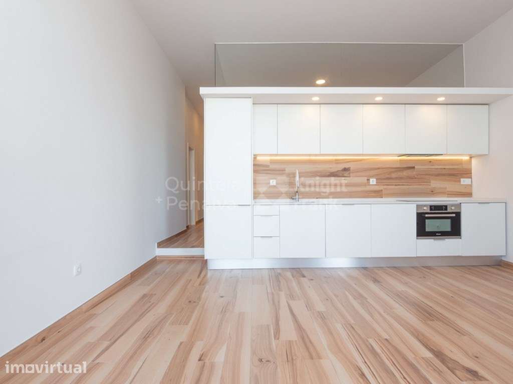 Apartamento T2 reabilitado com vista rio no Centro Histórico de Set... - Grande imagem: 5/22