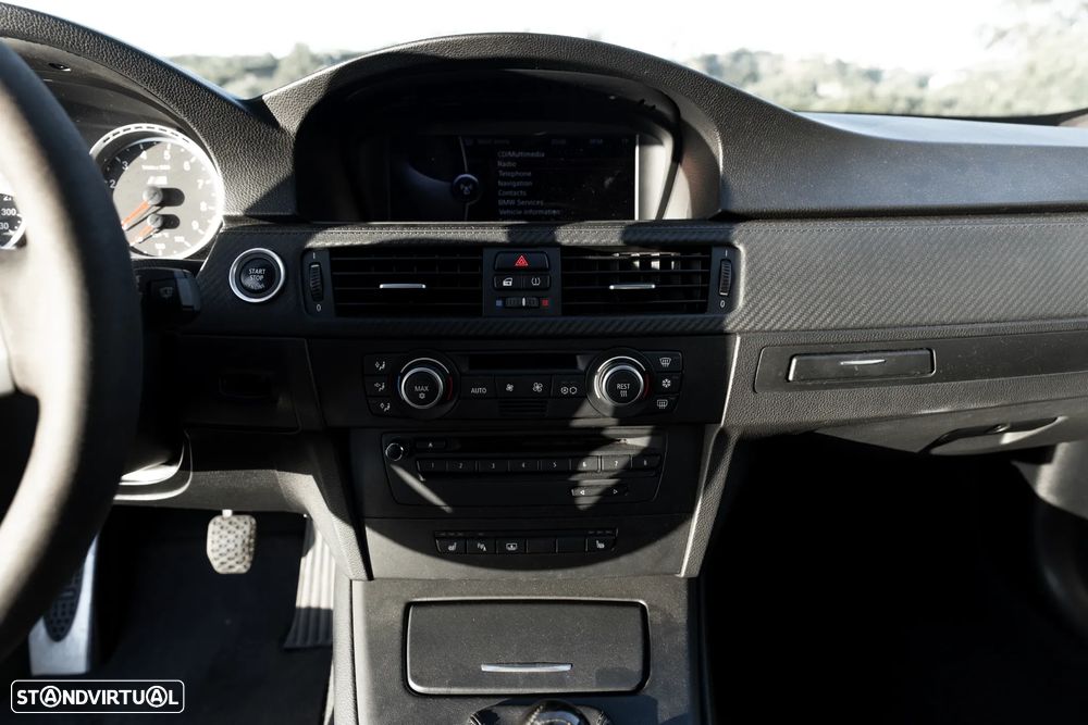 BMW M3 Auto - 28