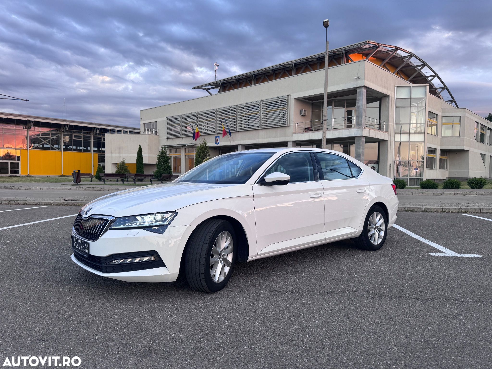 Skoda Superb 2.0 TDI Style - 1