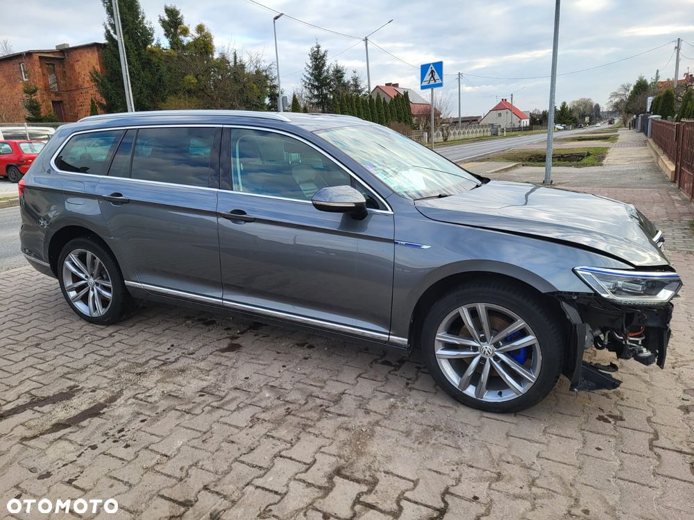 Volkswagen Passat - 2