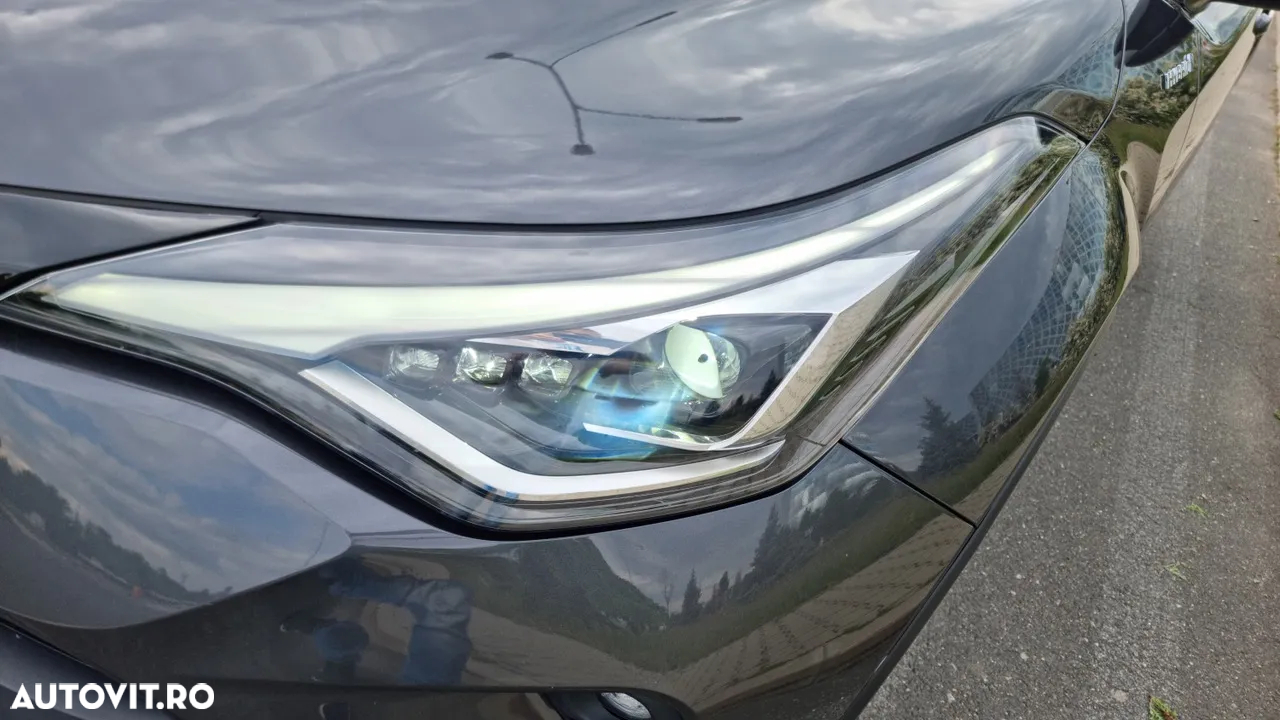 Toyota C-HR 2.0 Hybrid Team Deutschland - 30