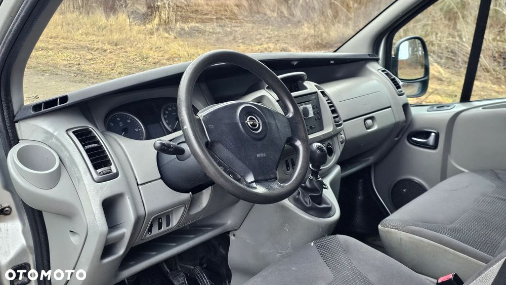 Opel Vivaro - 10