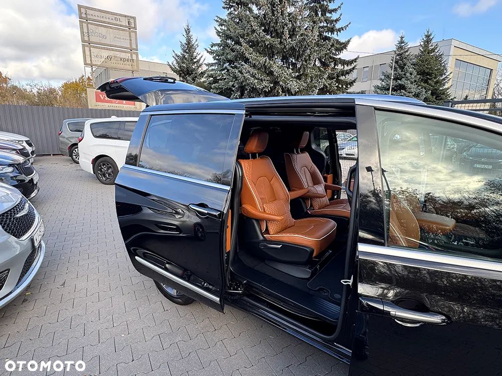 Chrysler Pacifica - 8