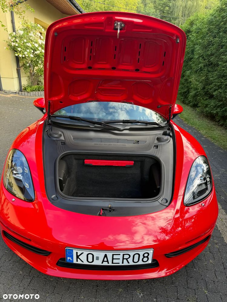 Porsche 718 Cayman - 10