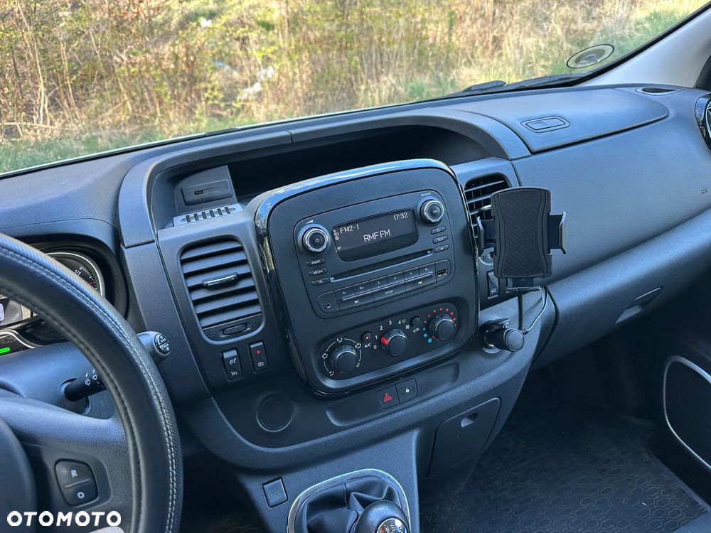 Opel Vivaro - 11
