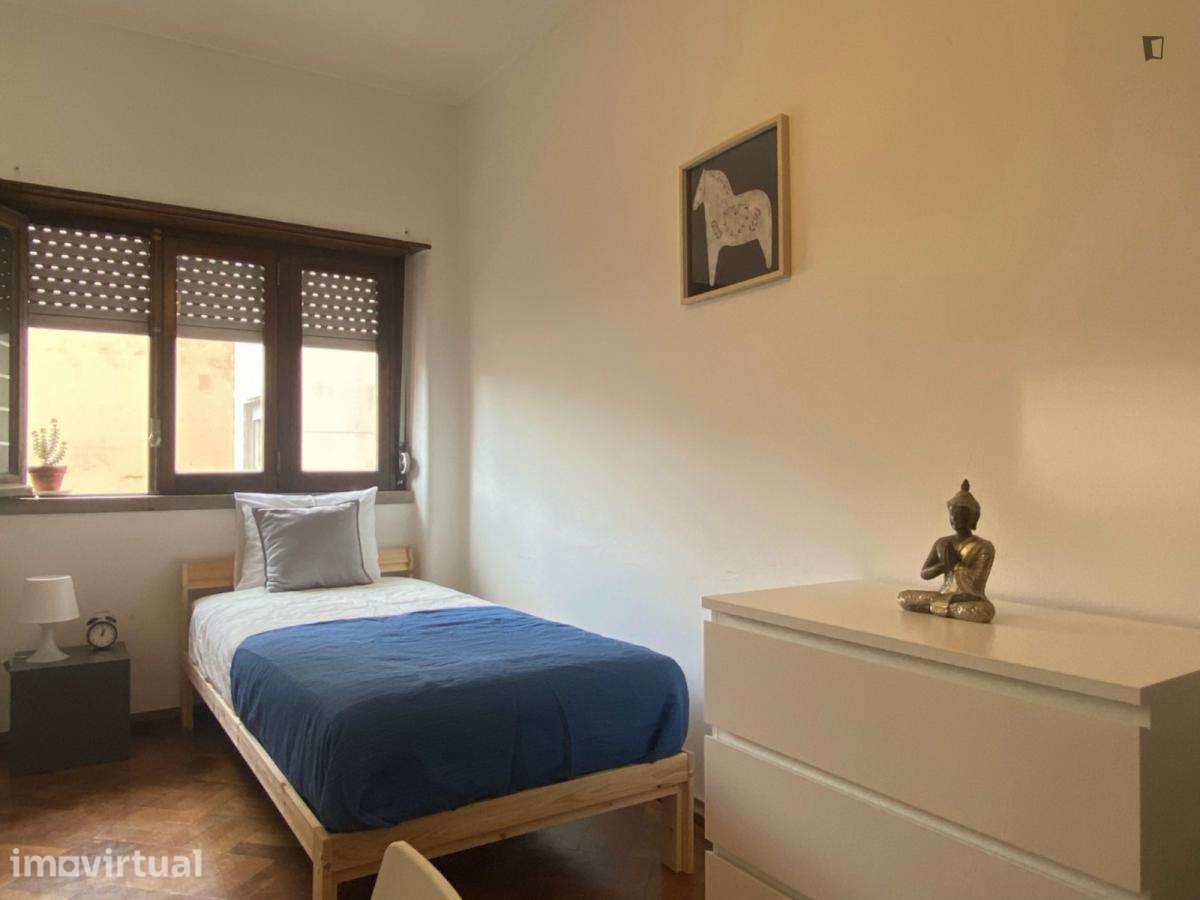 Quarto - localizado em Entrecampos Lisbon - Grande imagem: 2/21