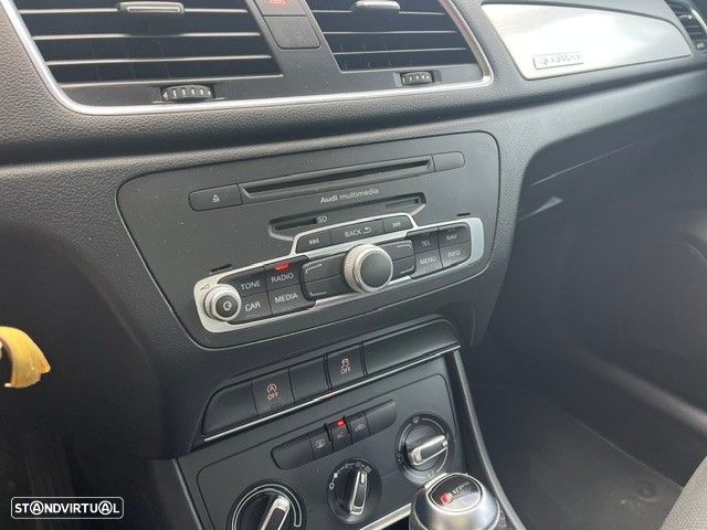 Audi Q3 2.0 TDi quattro S-line S-tronic - 13
