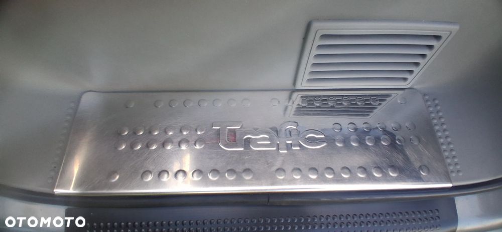 Renault Trafic - 16