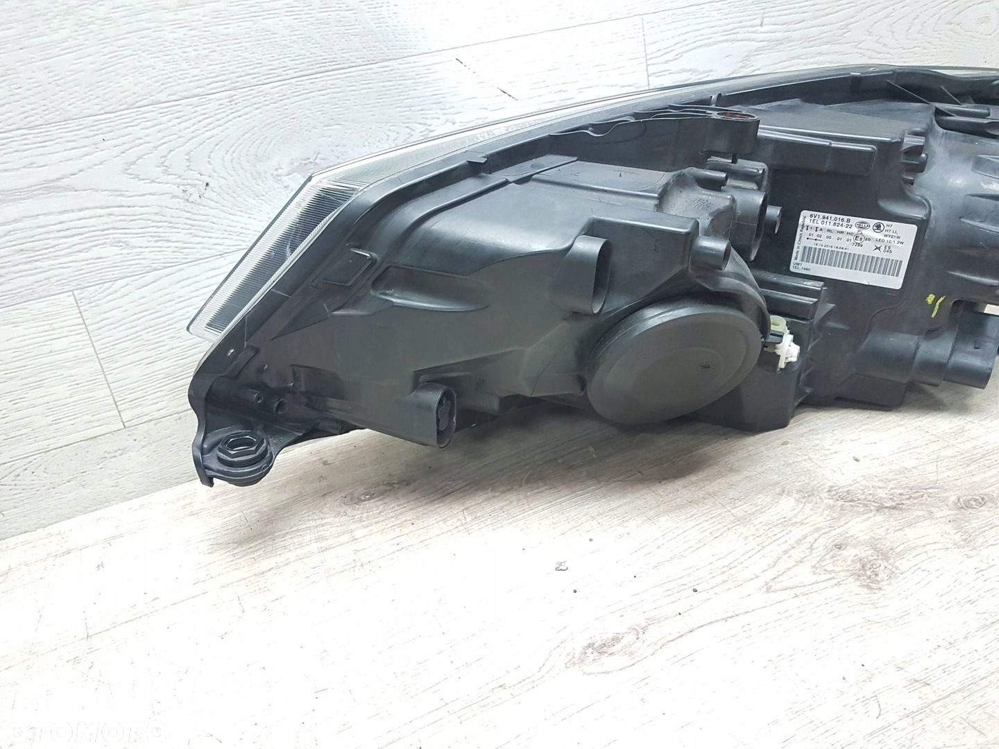 Lampa przednia prawa Skoda Fabia Mk3 NJ 6V1941016B - 6