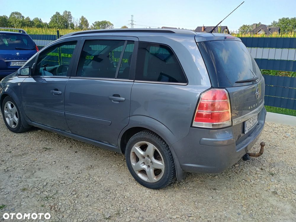 Opel Zafira - 3